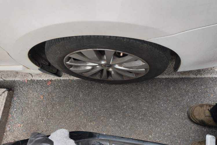 Used Citroen C-Quatre 2013 Sedan 1.6L Automatic Prestige Model Right Front Wheel Hub