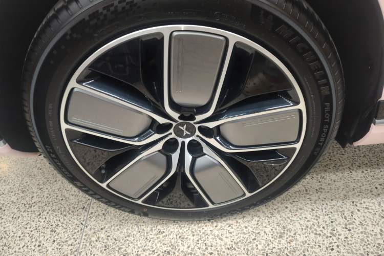 Used XPeng G9 2022 702 Pro Right Rear Wheel Hub