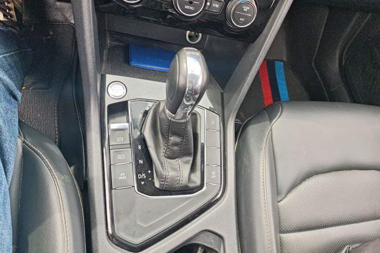 Used Volkswagen Tharu 2020 280TSI Two-Wheel Drive Luxury Plus Version China VI Standard Gear Lever