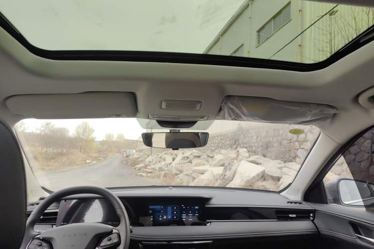 Used Roewe i5 2026 Model 1.5L CVT Luxury Version Headliner