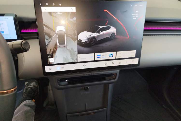 Used Lynk & Co Z20 2025 530 km Range Rear-Wheel Drive Pro Audio And AC Panel