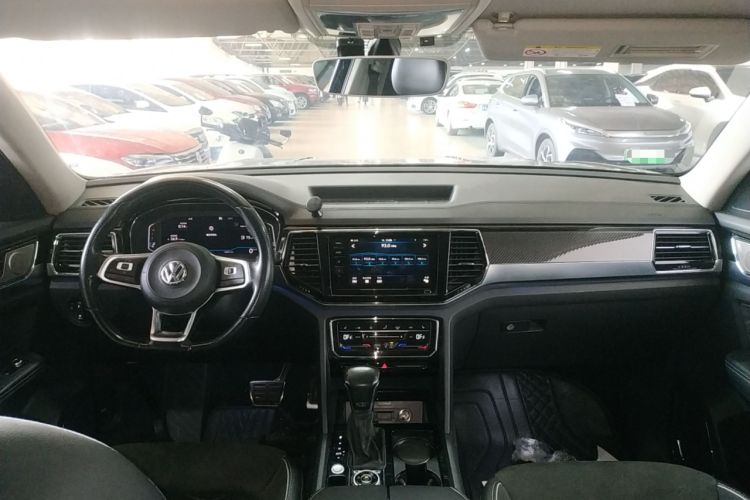 Used Volkswagen Teramont X 2019 530 V6 Four-Wheel Drive Prestige Luxury Edition Center Console