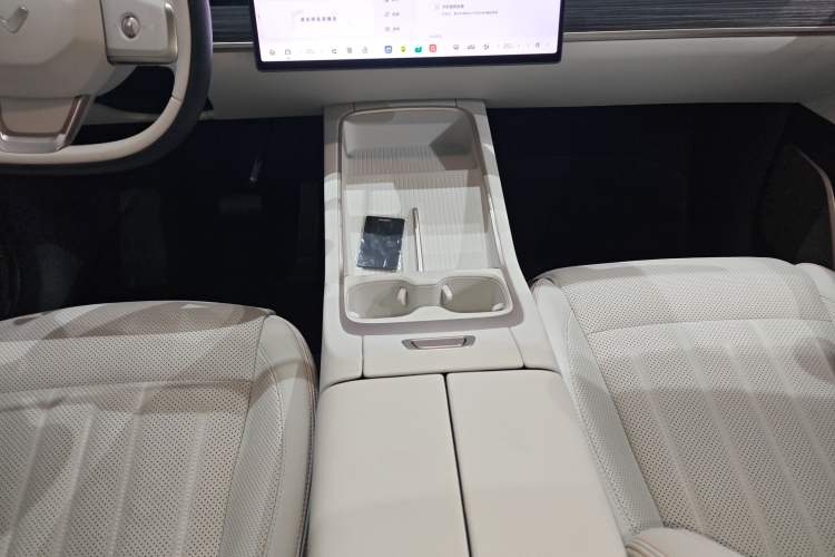 Used ONVO L60 2024 60 kWh Rear-Drive Version
