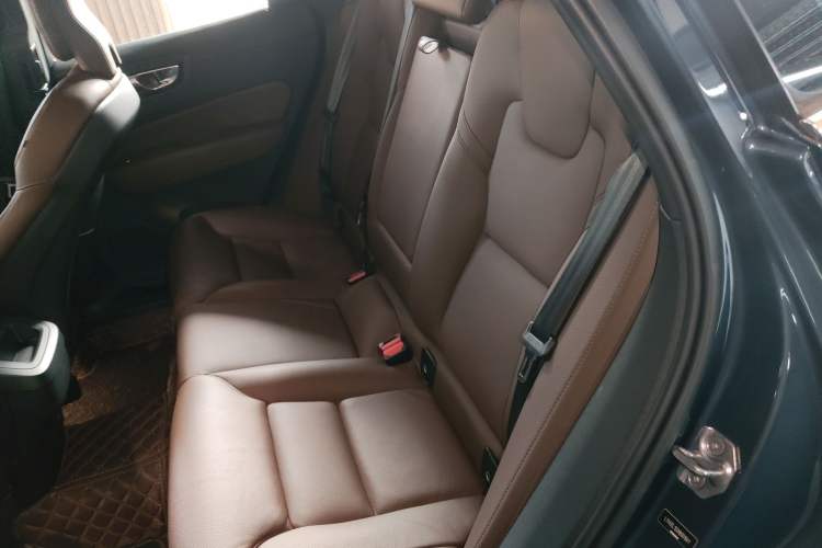 Used Volvo XC60 2022 B5 4x4 Smart Luxury Edition