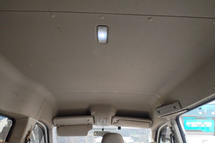 Used SAIC MAXUS Xintu V80 2021 2.0T Manual Classic Aoyuntong Short Wheelbase Mid-Roof 5/6-Seater