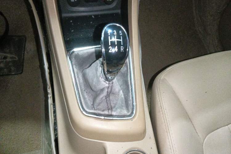 Used Baojun 730 2014 1.5L Manual Luxury Navigation ESP Version 7 Seats
