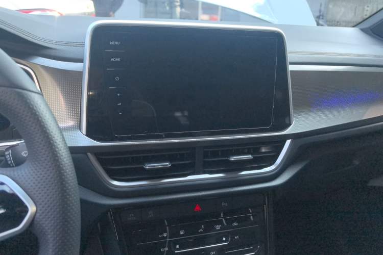 Used Volkswagen T-ROC 2024 300TSI DSG Two-Wheel-Drive Chen Guang Edition
