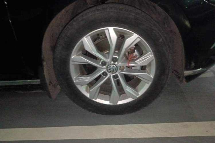 Used Volkswagen Magotan 2018 330TSI DSG Luxury Model Right Front Wheel Hub