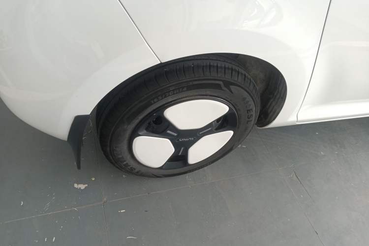 Used CHANGAN NEVO Lumin 2022 155 km – Refreshingly Sweet Edition Right Rear Wheel Hub