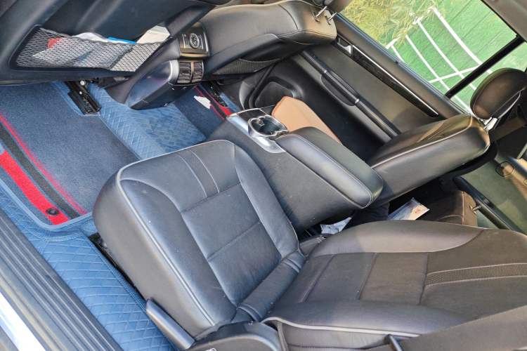 Used Mercedes-Benz R-Class 2014 R 320 4MATIC Luxury Model