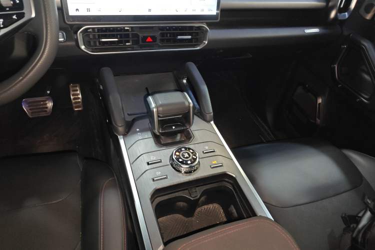 Used JETOUR Traveler 2023 2.0T All-Wheel Drive CrossPRO+