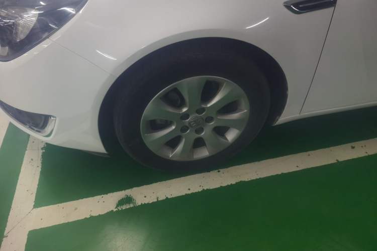 Used Buick Regal 2015 2.0L Leading Fashion Edition