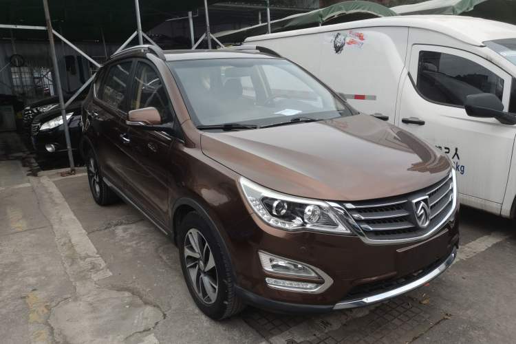 Used Baojun 560 2015 1.8L manual luxury version
