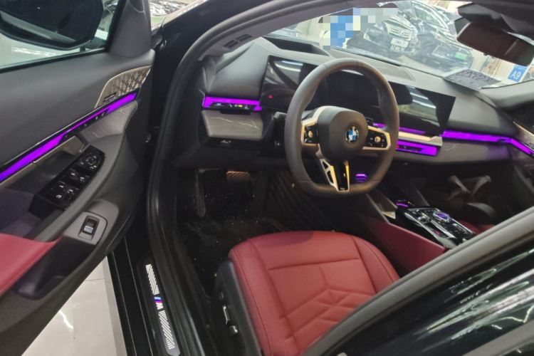 Used BMW 5 Series 2025 530Li Luxury Edition M Sport Package Driver Seat