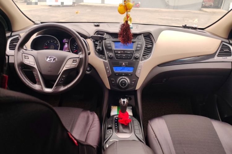 Used Hyundai Santa Fe 2013 2.4L Automatic 2WD Comfort Edition
