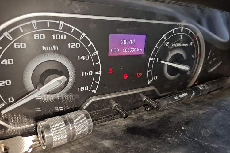 Used SAIC MAXUS Xintu V80 2023 2.0T Manual Classic Aoyuntong Short Wheelbase Ultra-Low Roof 5/6-Seater