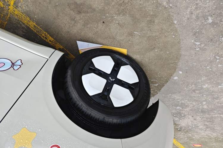 Used Wuling Hongguang MINIEV 2024 3rd Generation 215km Advanced Version Exterior 4