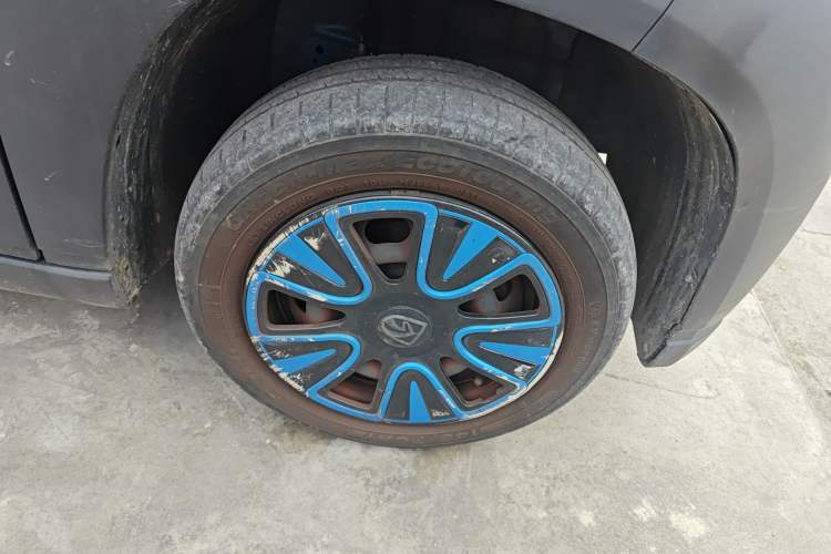 Used Baojun E100 2018 Intelligent Drive Edition Right Front Wheel Hub