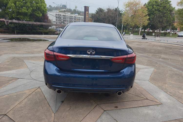 Used Infiniti Q50L 2018 2.0T Enjoyment Version China VI Standard