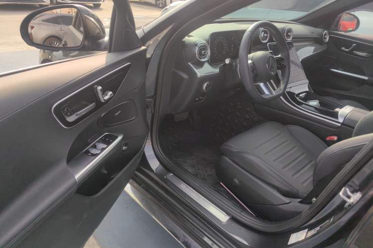 Used Mercedes-Benz C-Class 2023 Restyled C 260 L Sport Edition Driver Seat