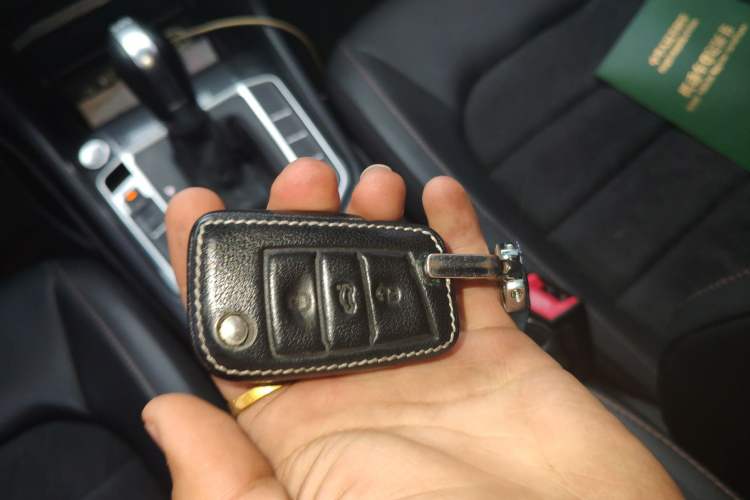 Used Volkswagen Golf Sportsvan 2018 230TSI Automatic Luxury Model Vehicle Key