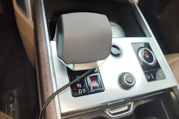 Used Land Rover Range  Gear Lever