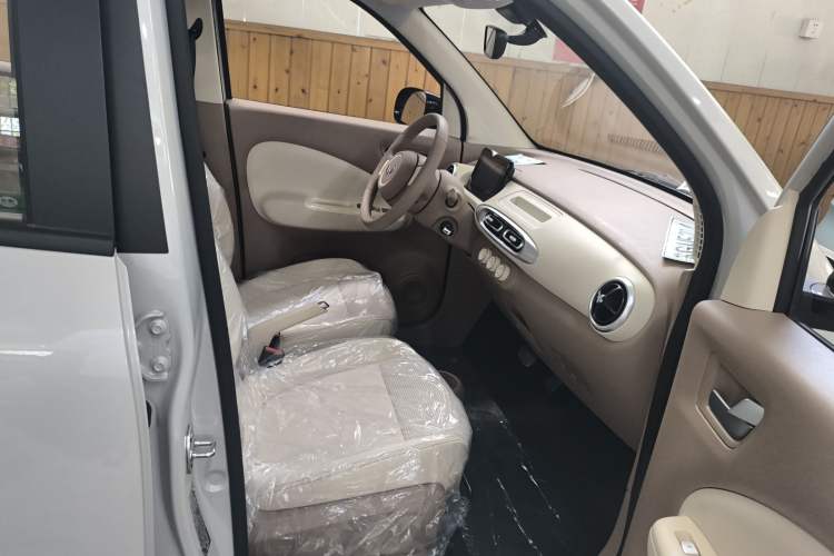 Used Wuling Hongguang MINIEV 2025 Four-Door Version Advanced Edition
