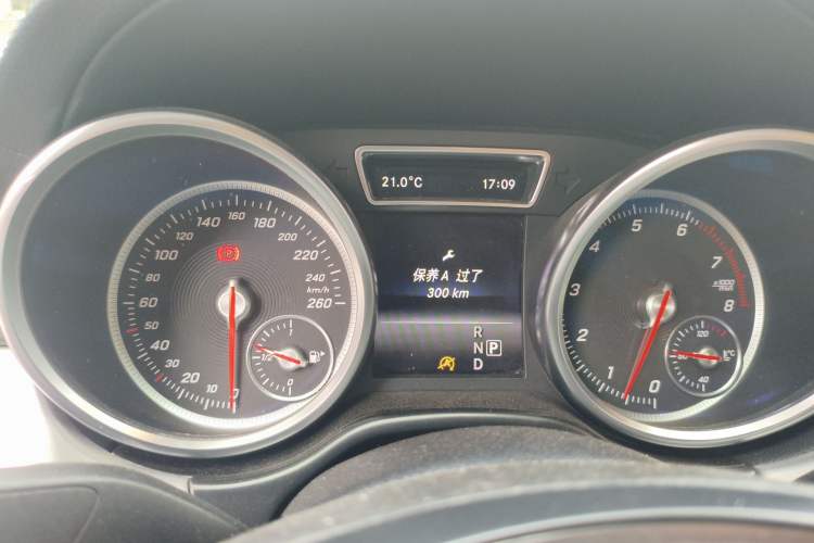 Used Mercedes-Benz GLE Coupe 2015 GLE 320 4MATIC Coupe SUV Instrument Cluster