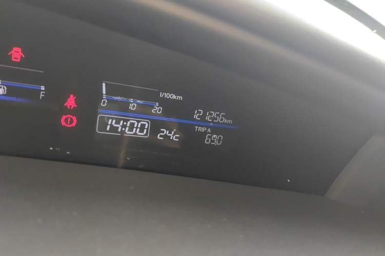 Used Honda Jade 2013 1.8L automatic Comfort version 5 seats
