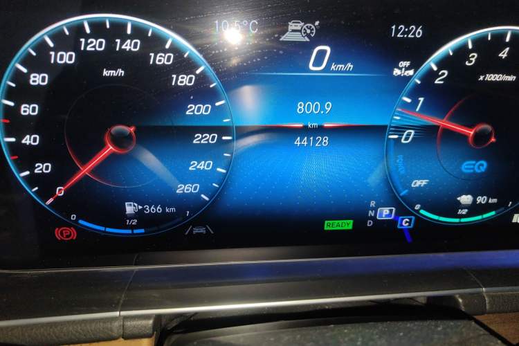 Used Mercedes-Benz GLE New Energy 2023 GLE 350 e 4MATIC Odometer Close Up