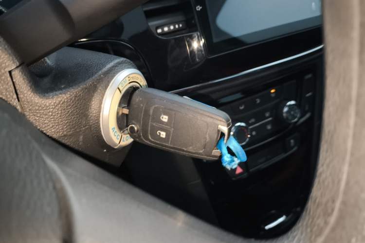 Used Buick Encore 2017 18T Automatic Two-Wheel Drive Urban Leading Model Interior 1