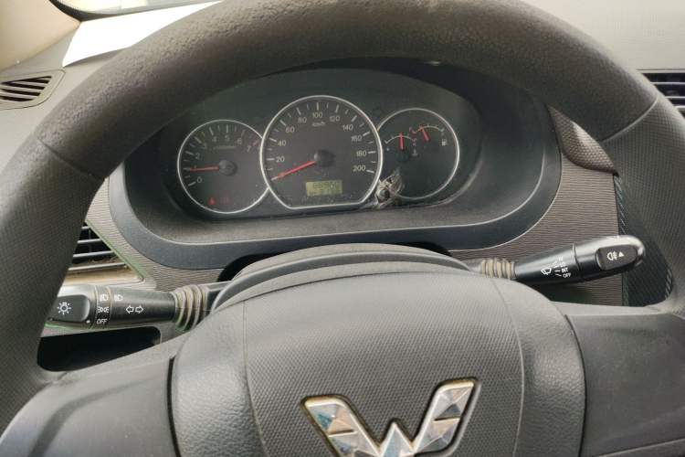 Used Wuling Hongguang 2015 1.5L S Basic Version China V Standard Instrument Cluster