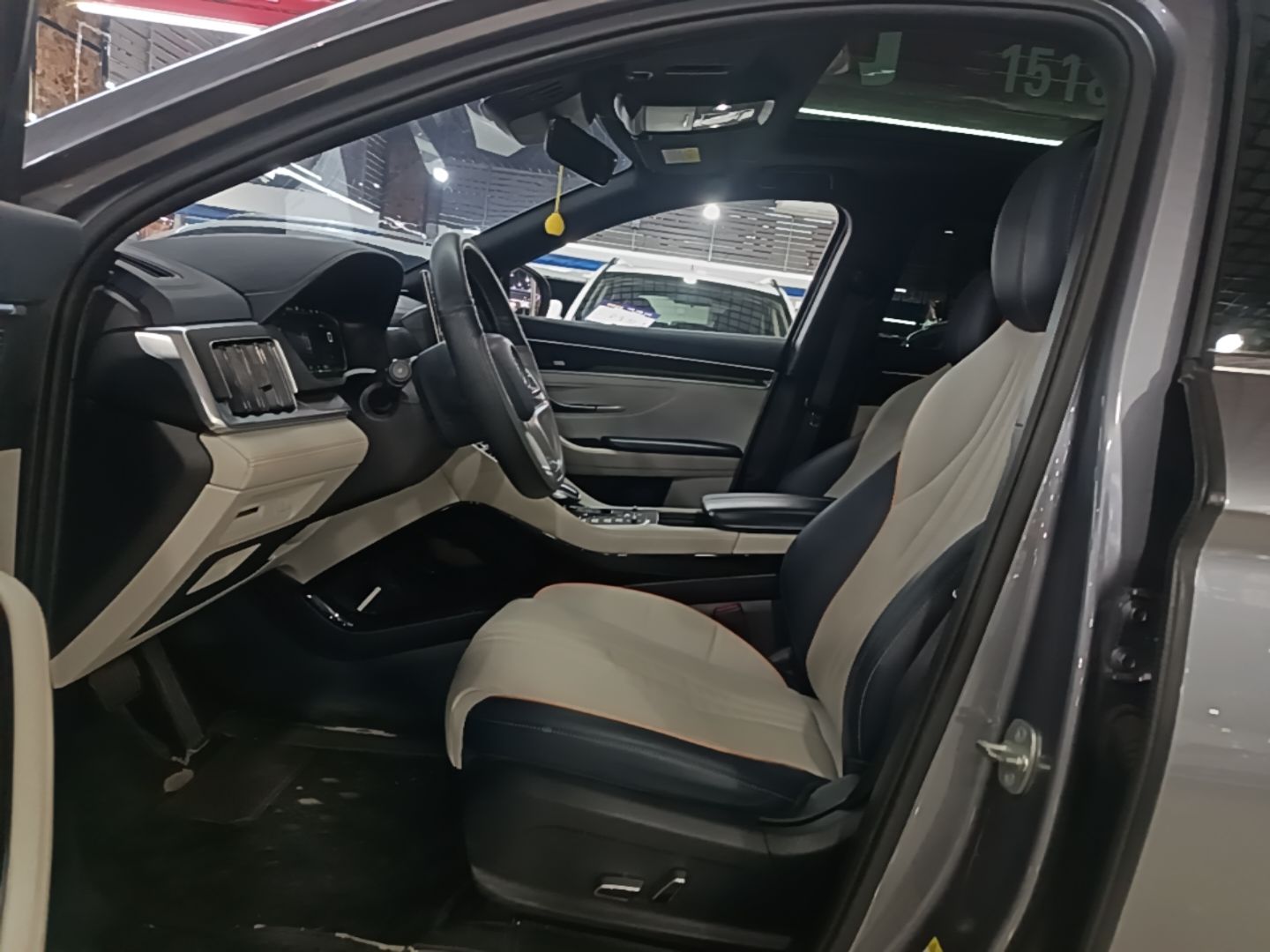BYD Song PLUS New Energy 2021 DM-i 51KM Prestige Model - Executive — снимка 17