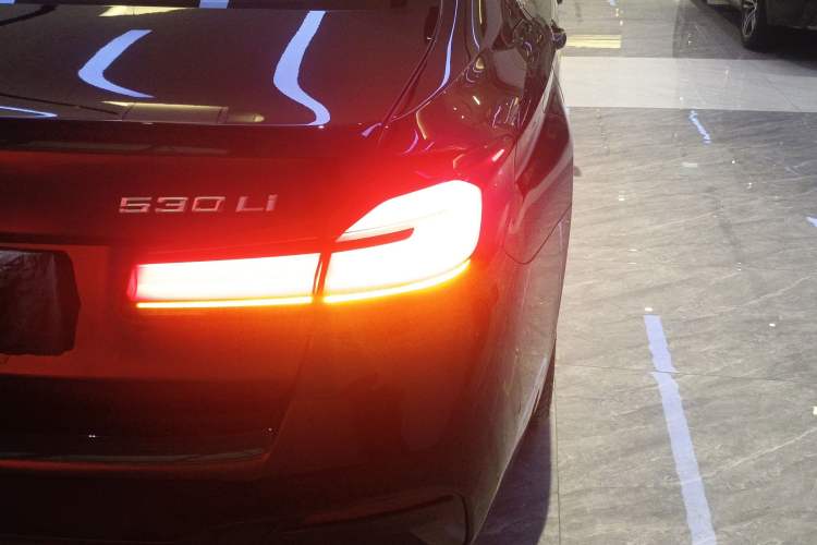 Used BMW 5 Series 2023 530Li Leading Model M Sport Package Right Rear Taillight