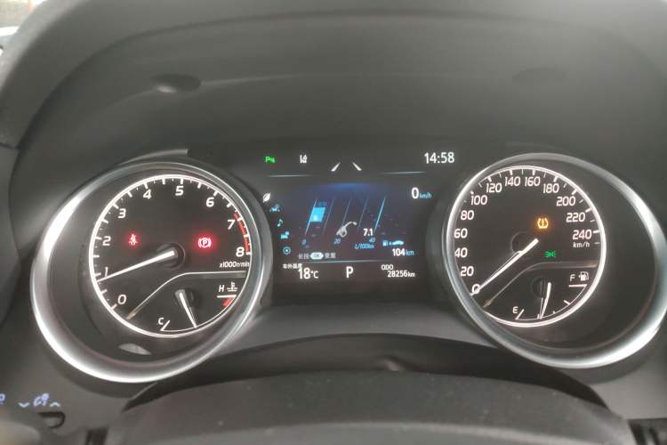 Used Toyota Camry 2023 2.0G Luxury Edition
