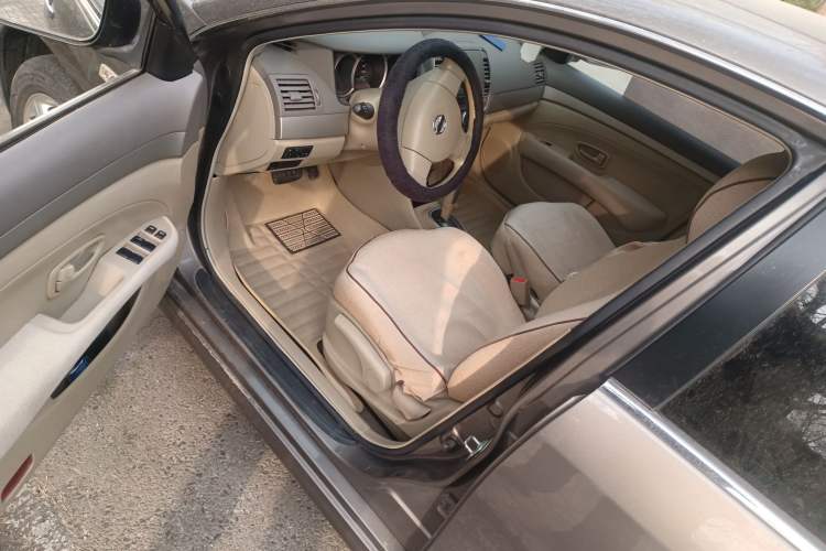 Used Nissan Sylphy 2016 Classic 1.6XE Automatic Leading Edition Driver Seat