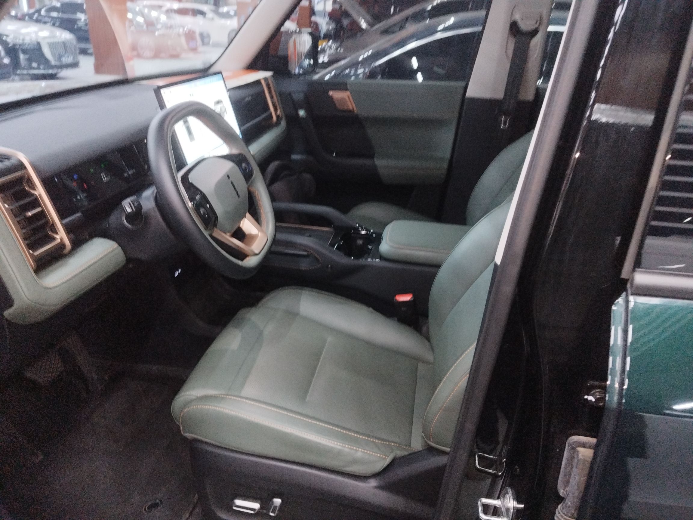 المقاعد الأمامية داخل السيارة