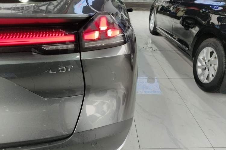 Used Deepal L07 2025 230 Ultra with DeepBlue Intelligent Driving AD PRO Extended-Range Version
