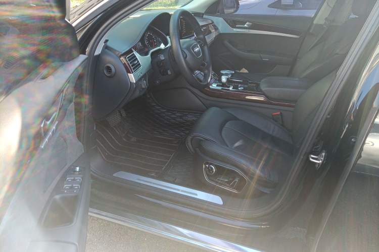 Used Audi A8 2013 A8L 45 TFSI quattro Comfort model
