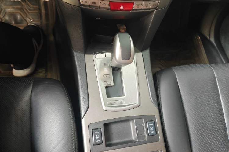 Used Subaru Outback 2011 2.5i Luxury Navigation Edition Gear Lever