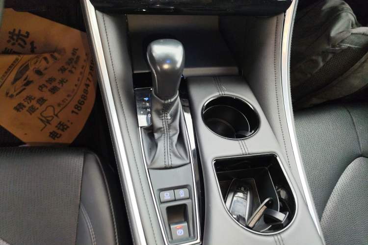 Used Toyota Avalon 2022 2.0L Luxury Edition Gear Lever