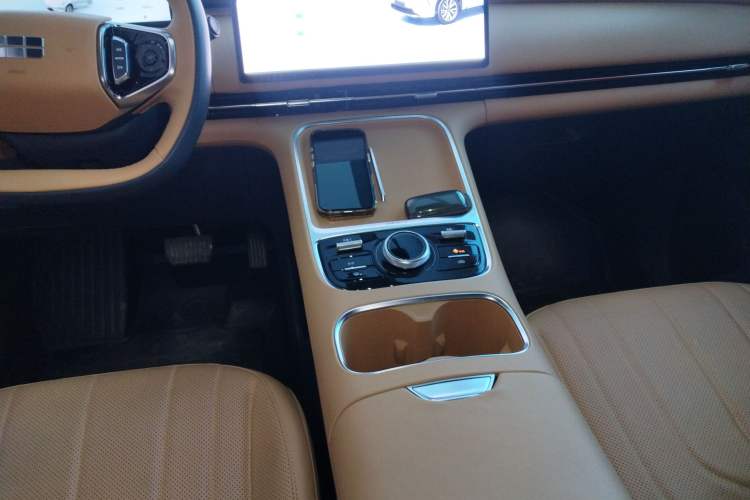 Used Geely Galaxy Xingjian 7 EM-i 2025 120km Flagship Edition
