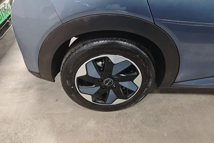 Used BYD Dolphin 2025 420km Fashion Edition Right Rear Wheel Hub