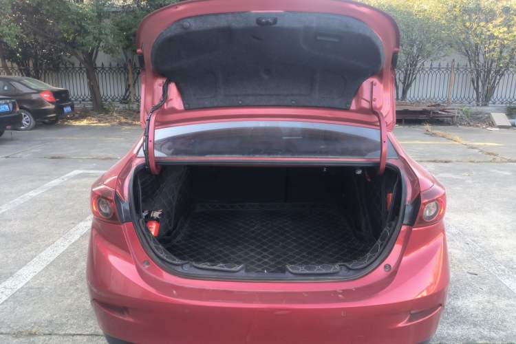 Used Mazda Mazda 3 Axela 2017 Sedan 1.5L Automatic Comfort Model Emission Standard China V
