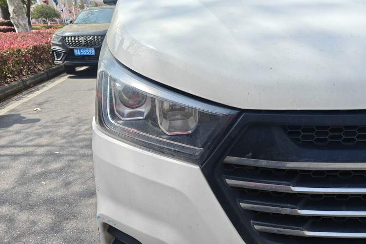 Used Foton Scenic G5 2022 2.0T Diesel Commercial Version Standard Window 5/6 Seats 4F20TC3 Right Front Headlight