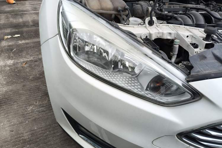 Used Ford Focus 2017 Sedan 1.6L Automatic Fashion Edition Smart Drive Version Right Front Headlight