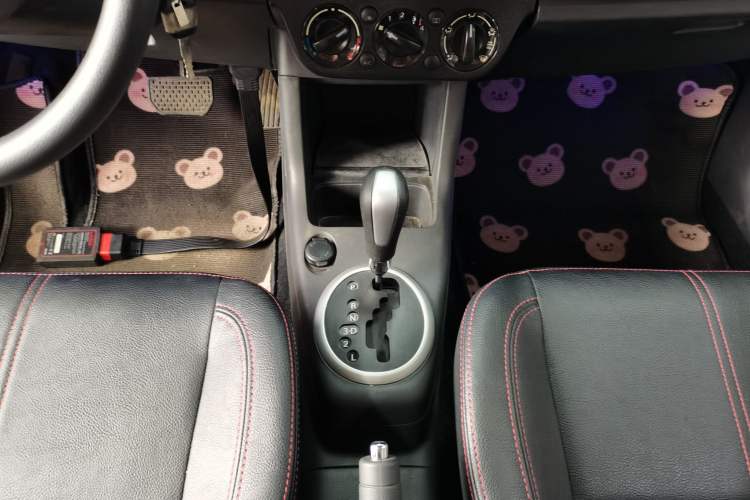 Used Suzuki Swift 2013 1.5L Automatic 20th Anniversary Limited Edition Gear Lever