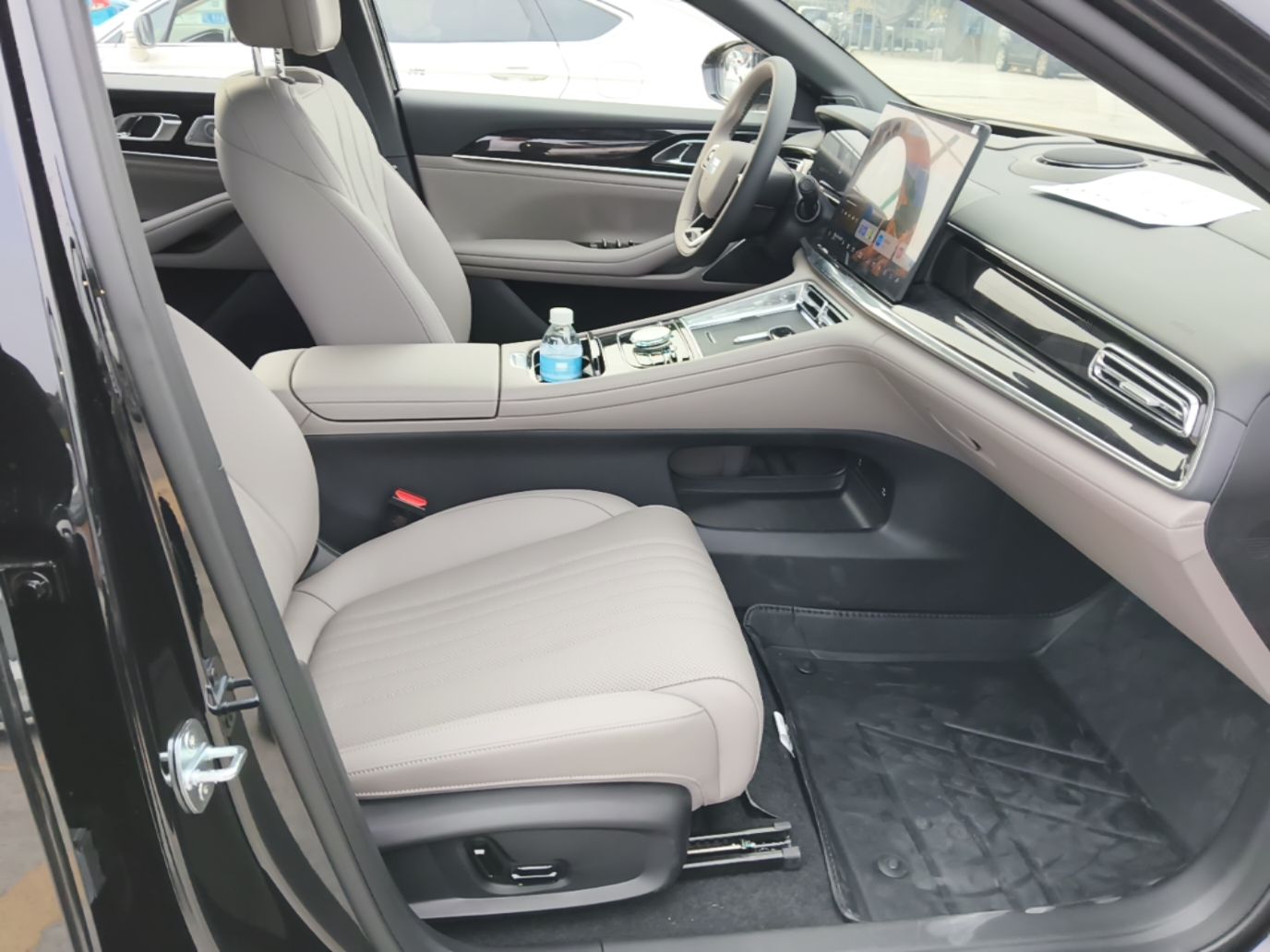 Geely Galaxy Starlight 7 2026 220km Four-Wheel-Drive Exploration+ Edition — снимка 19