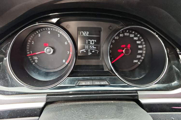 Used Volkswagen Bora 2016 1.6L Manual Comfort Model Odometer Close Up