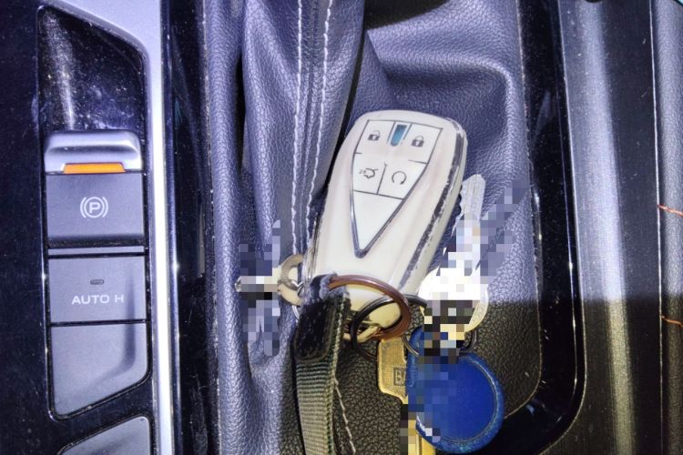 Used CHANGAN OSHAN X7 PLUS 2022 1.5T Blue Whale Edition Automatic Luxury 7-Seater Interior 1